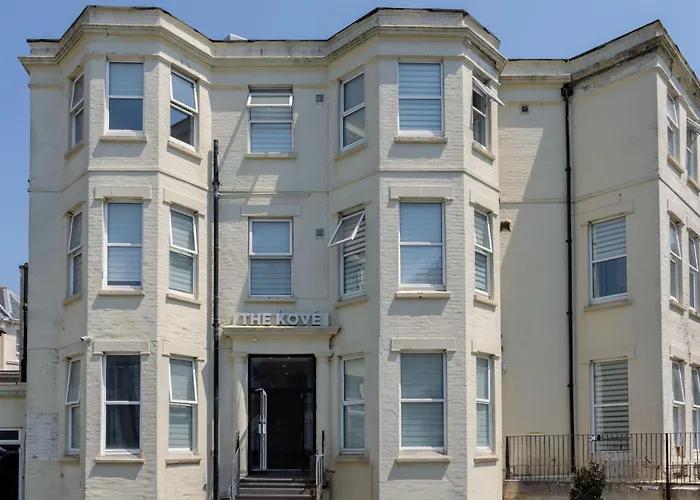 B2, The Kove, West Hill Road